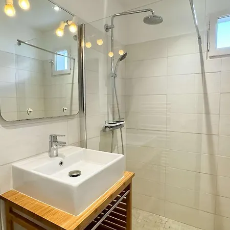 Emplacement Ideal, Au Calme Et Proche De La