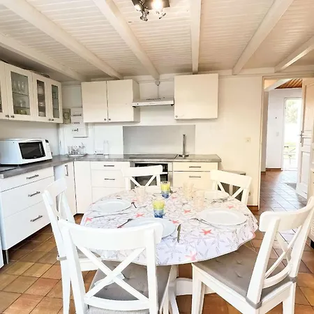 Emplacement Ideal, Au Calme Et Proche De La * La Couarde-sur-Mer