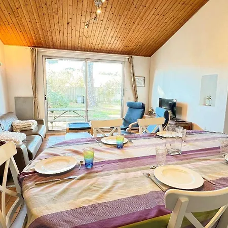 Emplacement Ideal, Au Calme Et Proche De La Villa