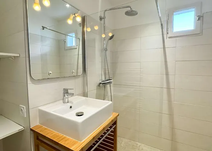 Emplacement Ideal, Au Calme Et Proche De La *