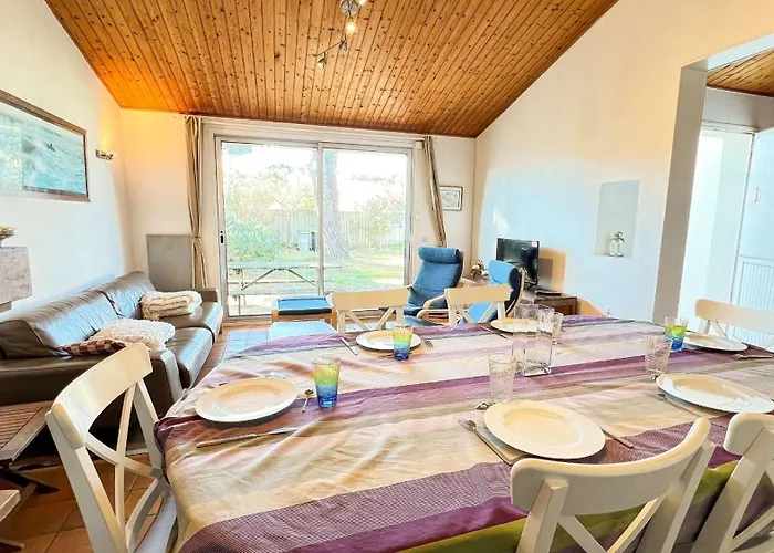 Emplacement Ideal, Au Calme Et Proche De La Villa